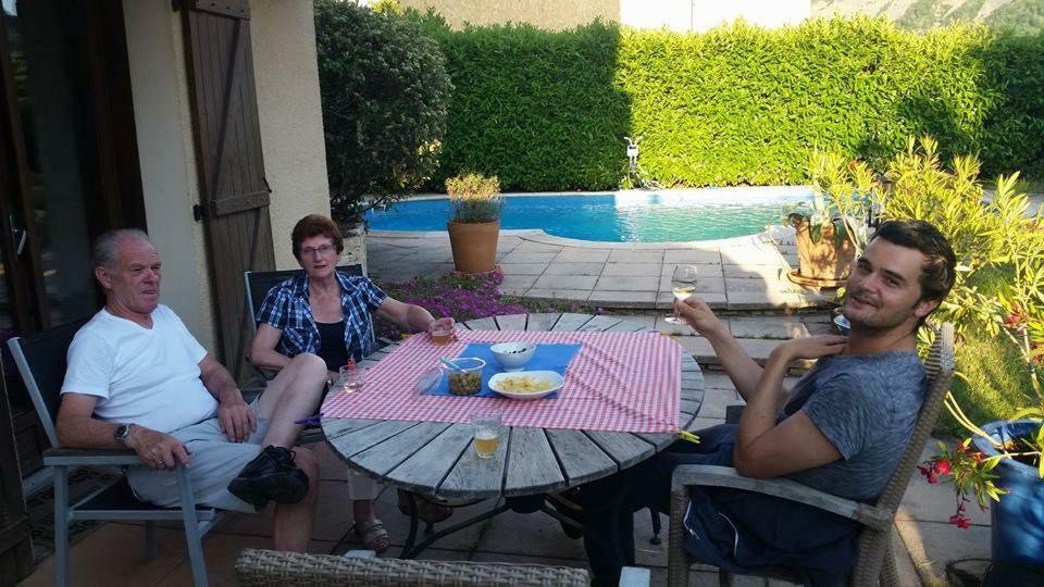 Au Paradis Des Grillons Espinasses Екстериор снимка