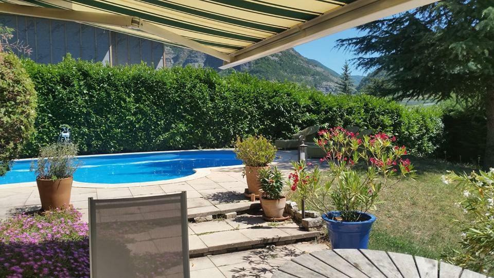 Au Paradis Des Grillons Espinasses Екстериор снимка