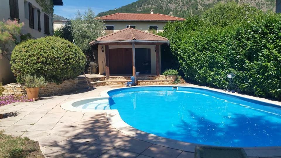 Au Paradis Des Grillons Espinasses Екстериор снимка